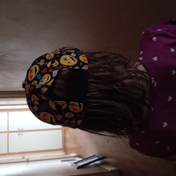 Cute emoji hat - Picture 3 of 8